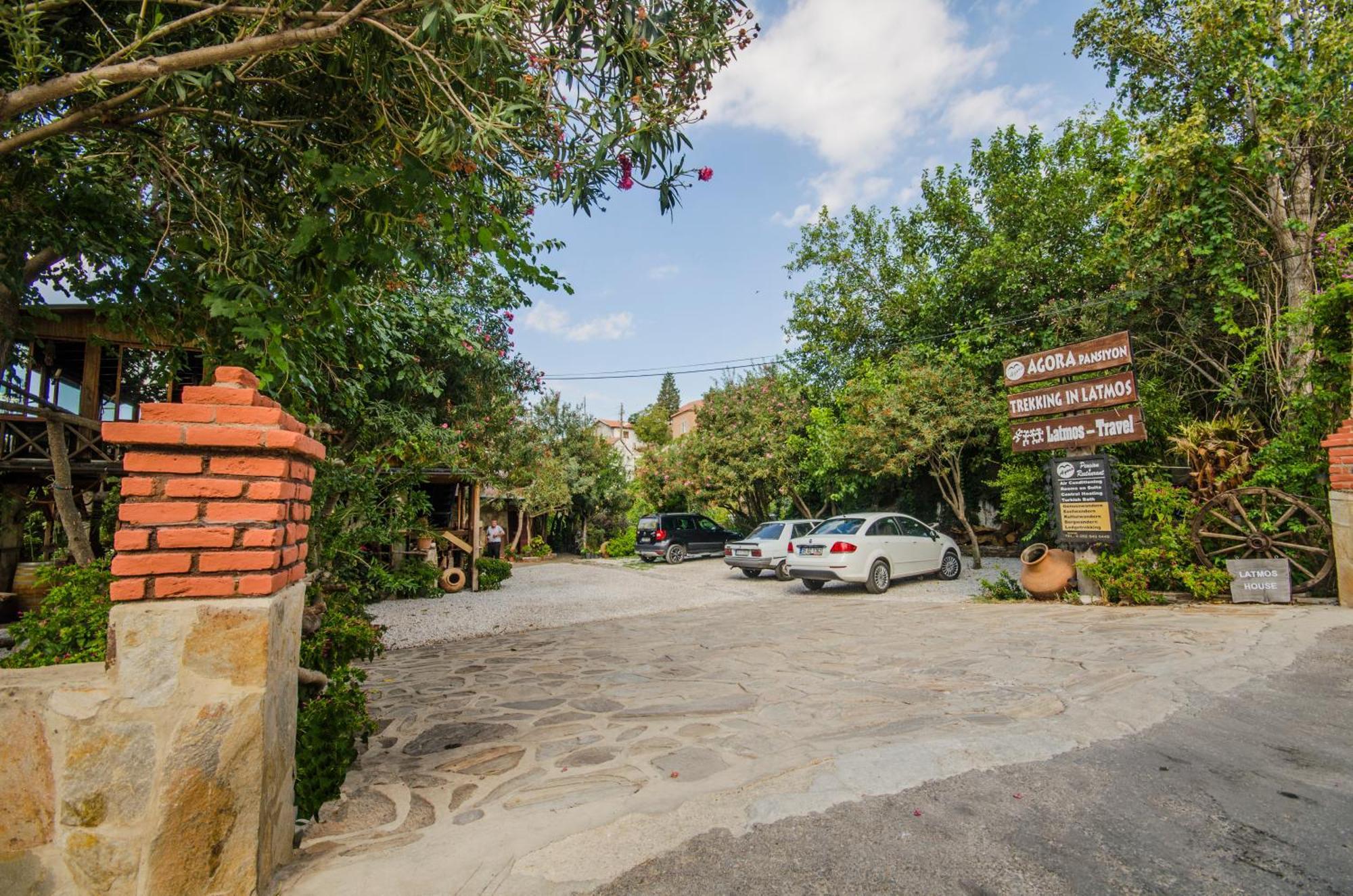 Agora Pansiyon Kapikiri Buitenkant foto