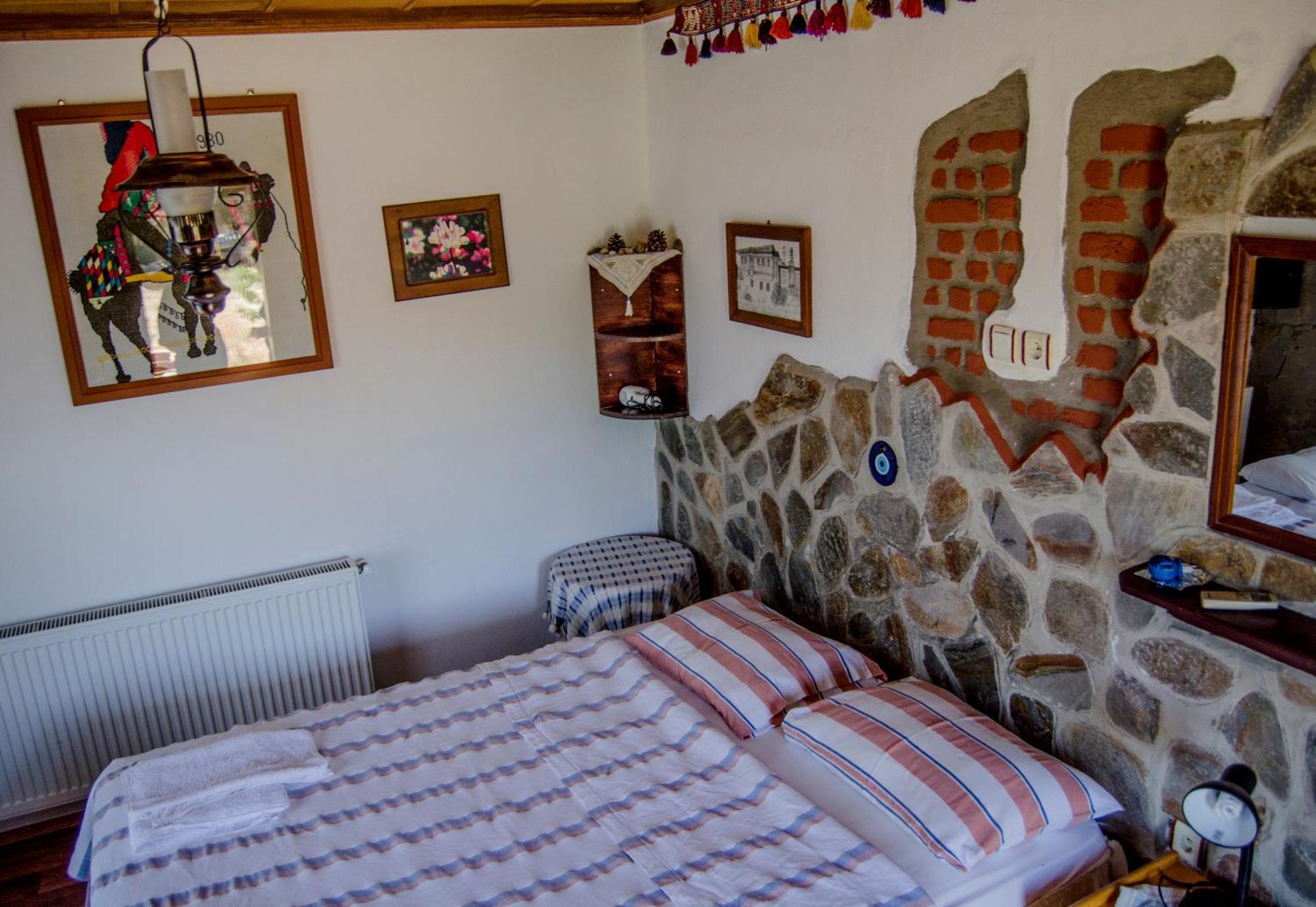 Agora Pansiyon Kapikiri Buitenkant foto